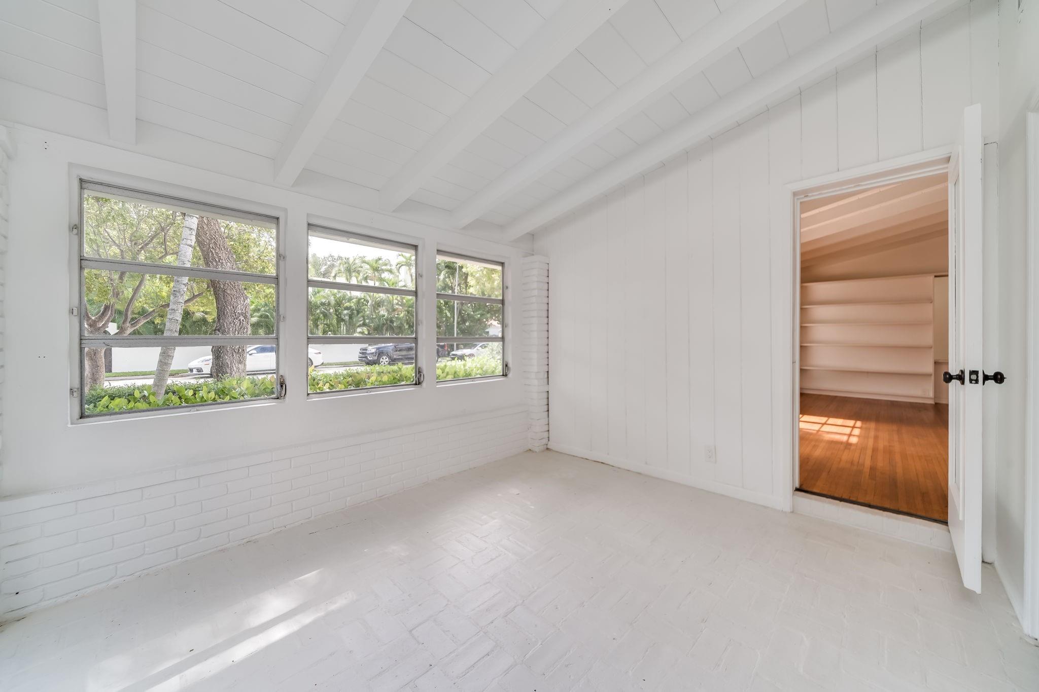 Idlewyld 1-19 B - Residential