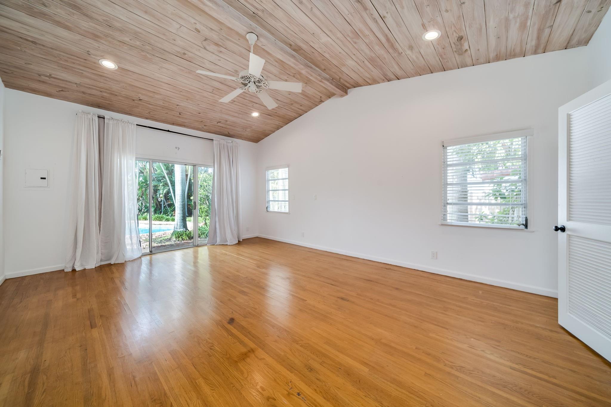 Idlewyld 1-19 B - Residential