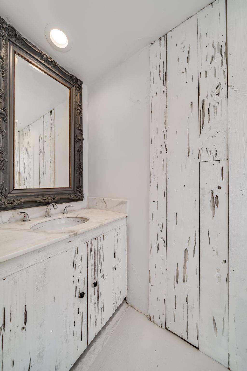 Idlewyld 1-19 B - Residential