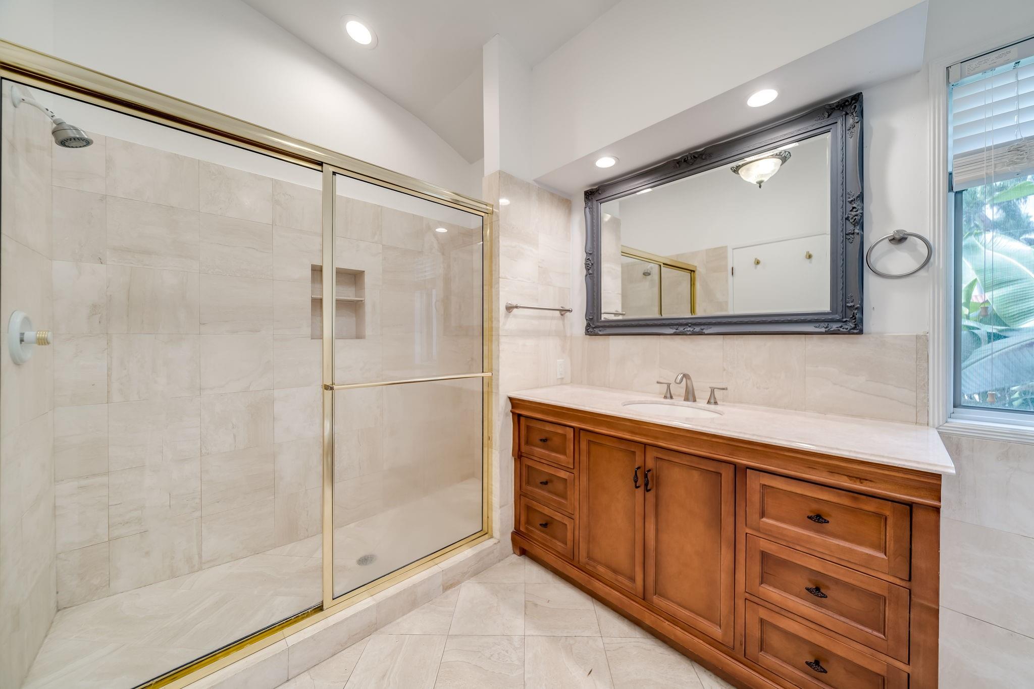 Idlewyld 1-19 B - Residential