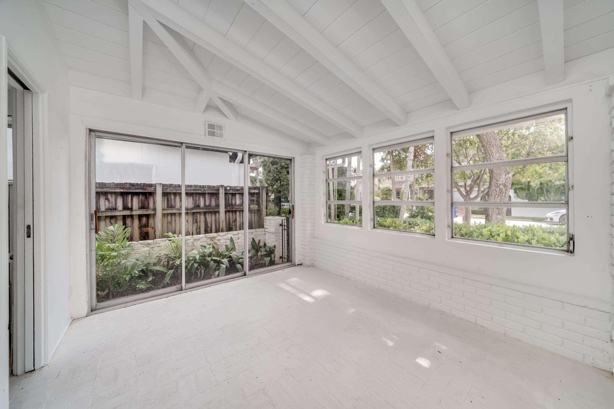 Idlewyld 1-19 B - Residential