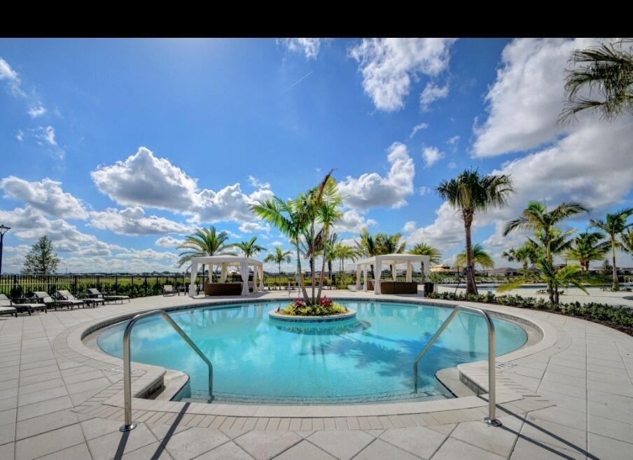 CRESSWIND PALM BEACH - Residential