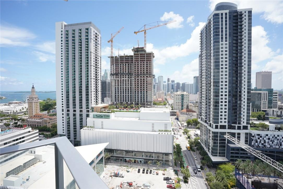 Paramount world center - Residential