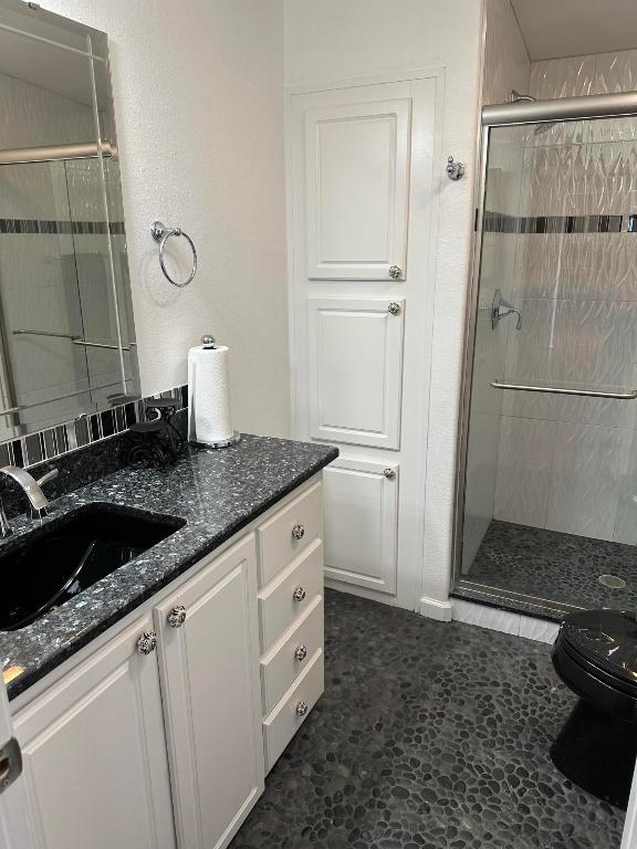 TROPICAL ISLES - Residential