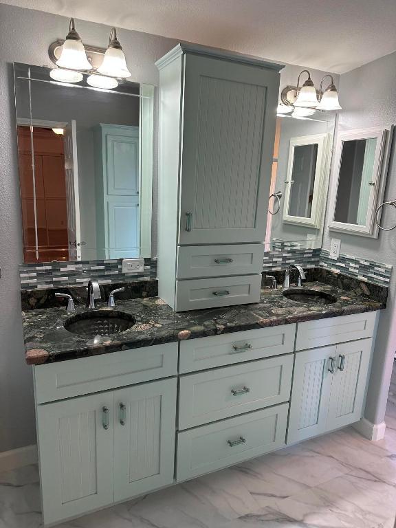 TROPICAL ISLES - Residential