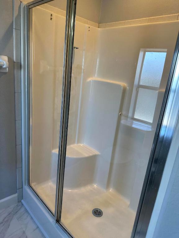 TROPICAL ISLES - Residential