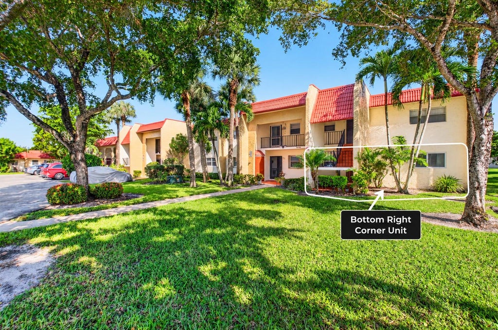 Photo of 163 LAKE EVELYN Drive, West Palm Beach, FL 33411 (MLS # B26082633)
