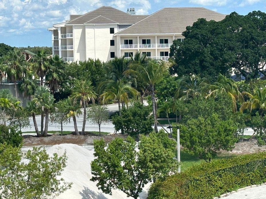 LANDS OF THE PRESIDENT CO - Residential Lease