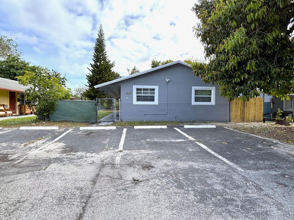 Photo of 830 SW 10th Street, Pompano Beach, FL 33060 (MLS # B26010997)