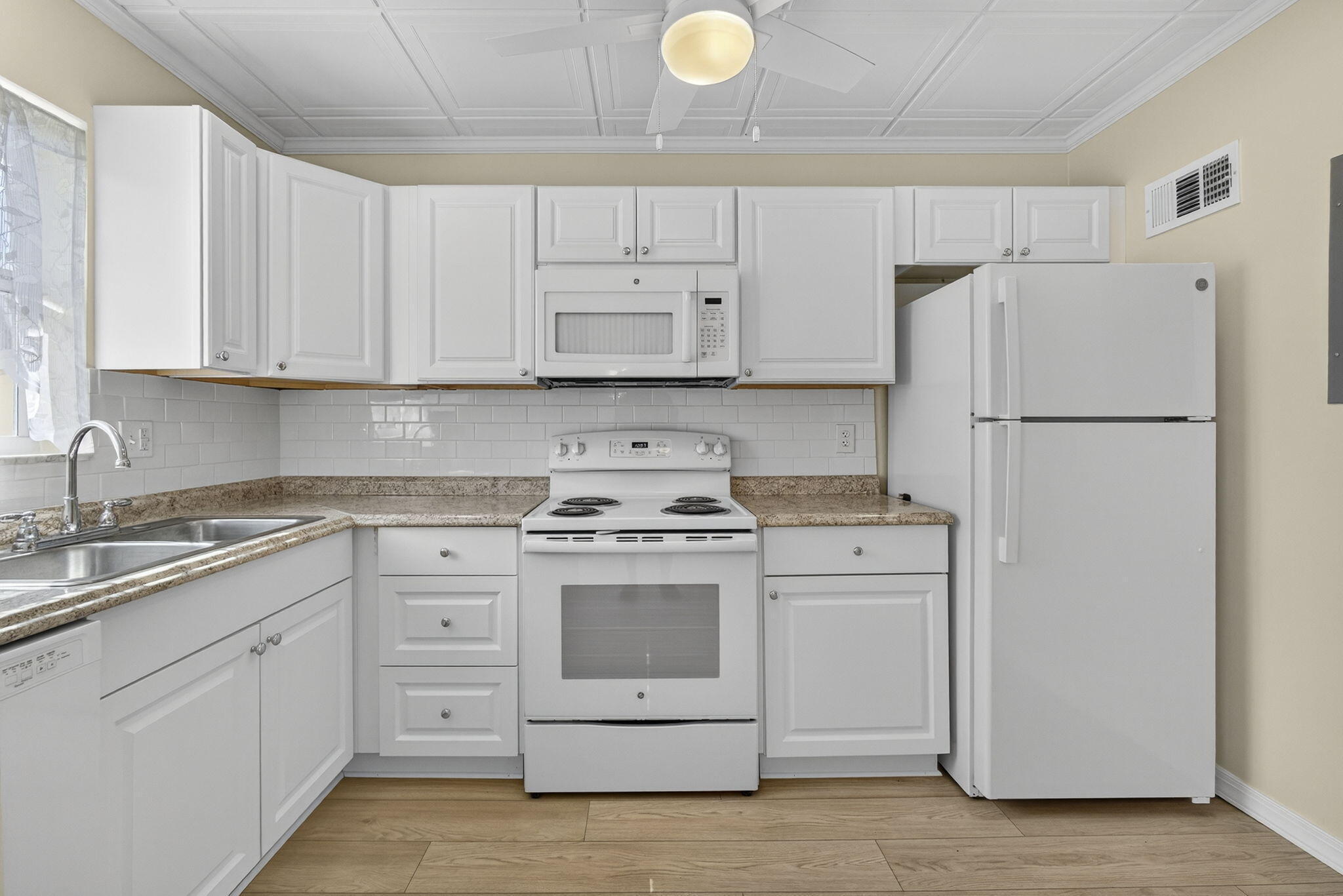 STRATFORD CONDO - Residential