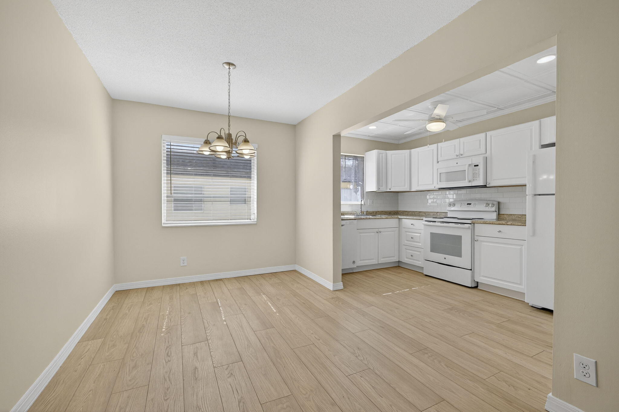 STRATFORD CONDO - Residential