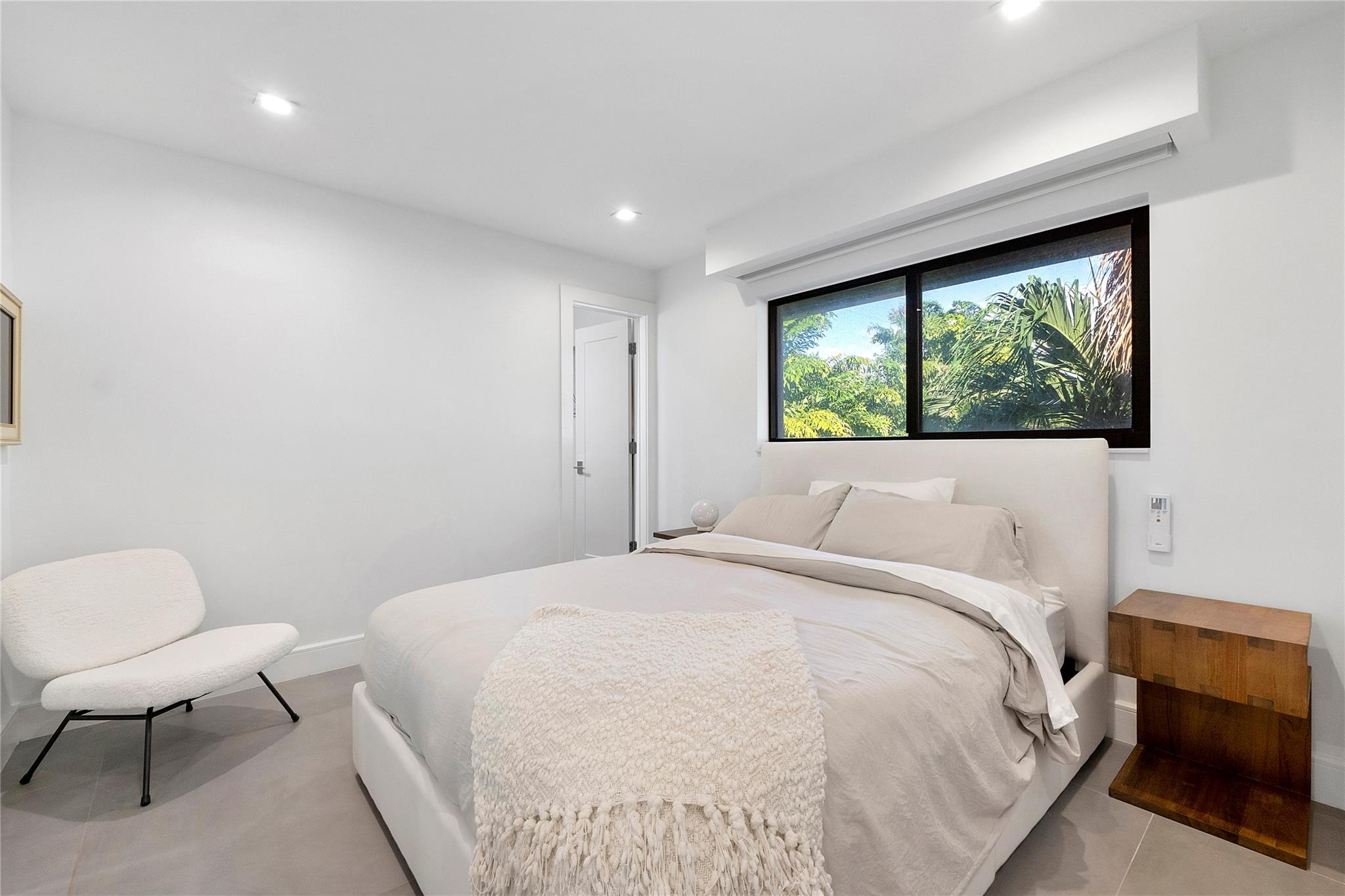 Las Olas Park Corr 6-12 B - Residential