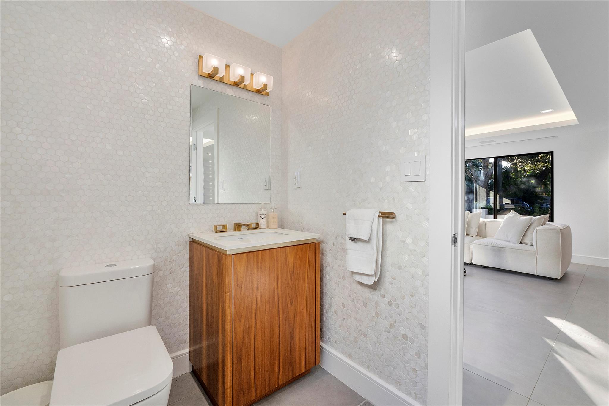 Las Olas Park Corr 6-12 B - Residential