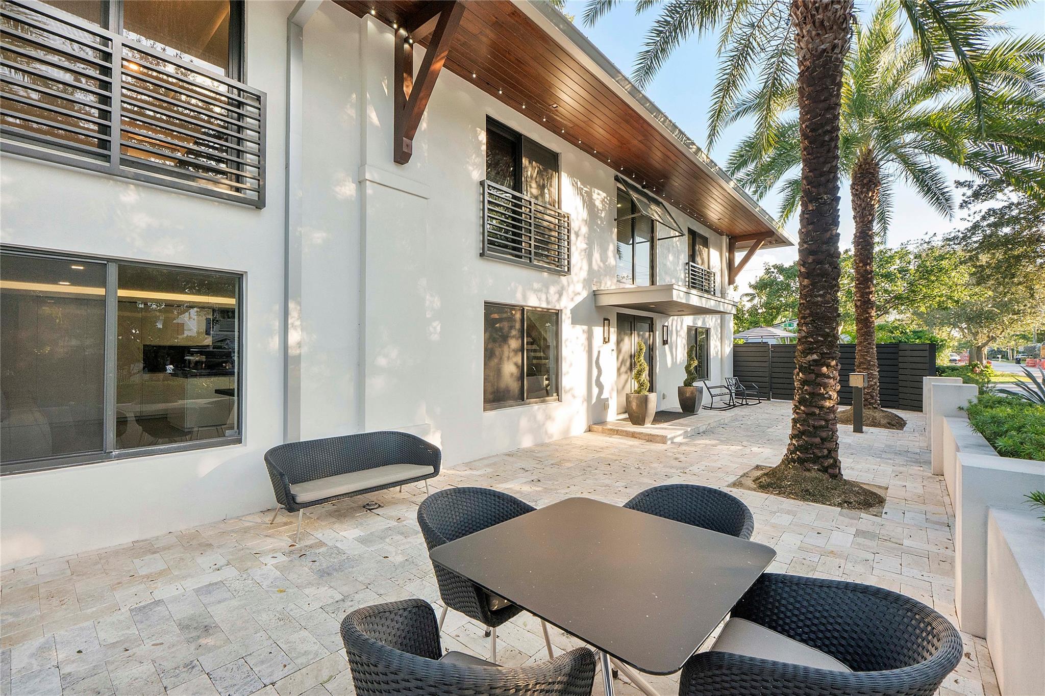 Las Olas Park Corr 6-12 B - Residential