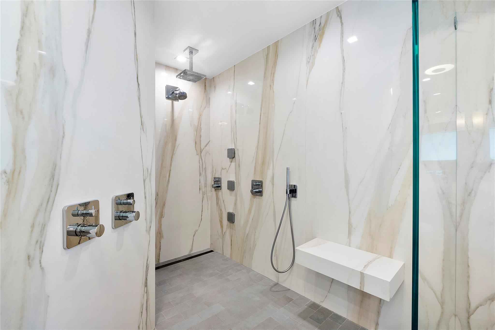 Las Olas Park Corr 6-12 B - Residential