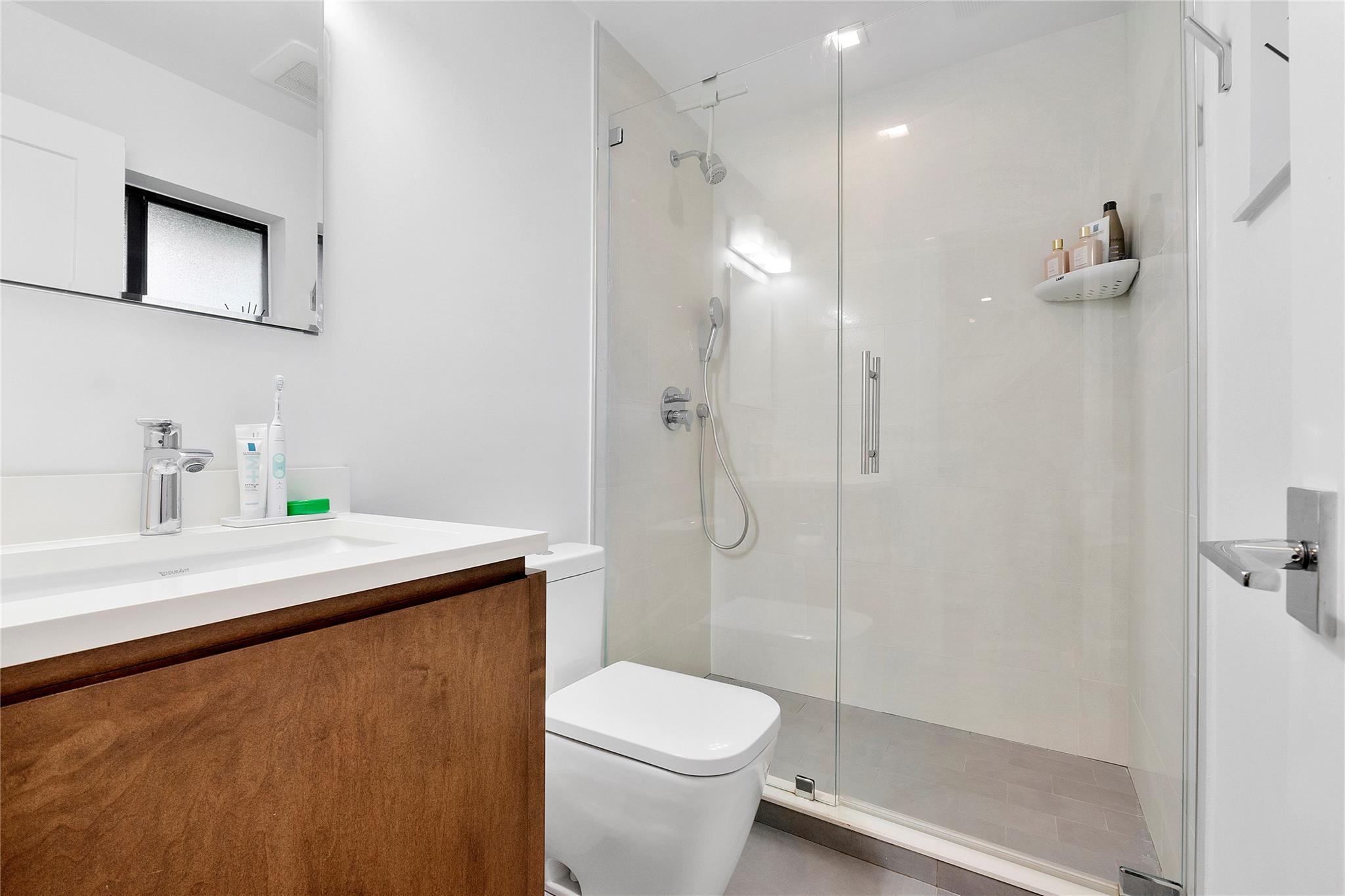 Las Olas Park Corr 6-12 B - Residential