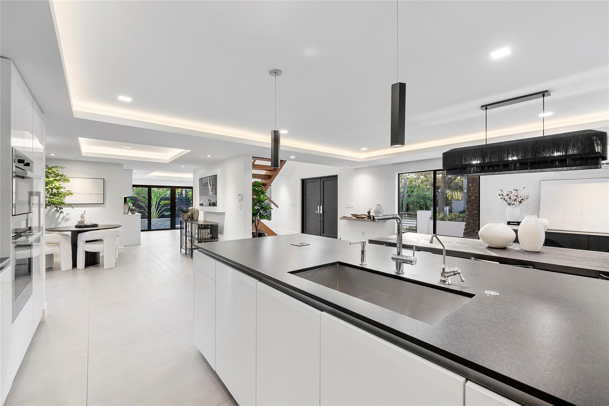 Las Olas Park Corr 6-12 B - Residential