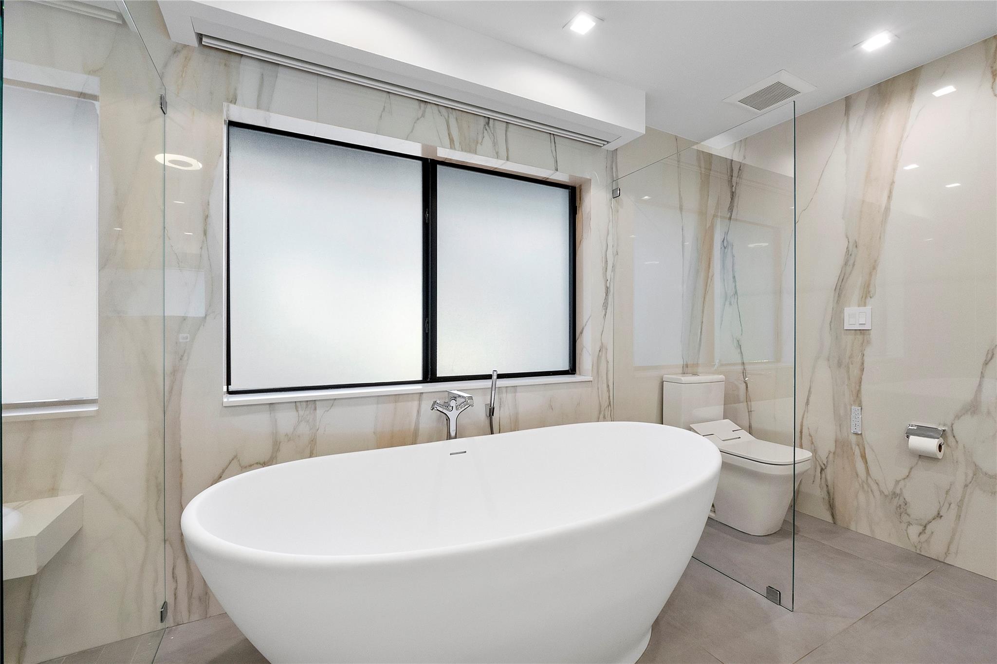 Las Olas Park Corr 6-12 B - Residential