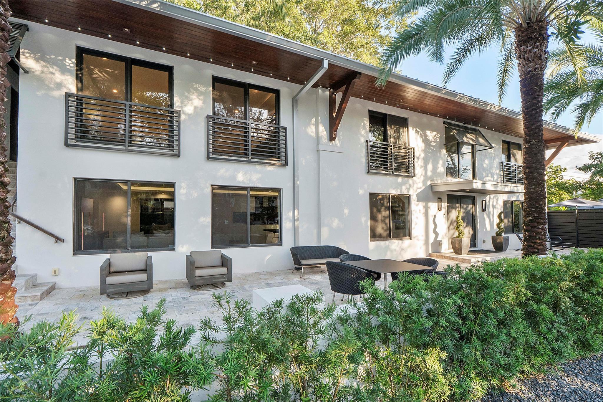 Las Olas Park Corr 6-12 B - Residential