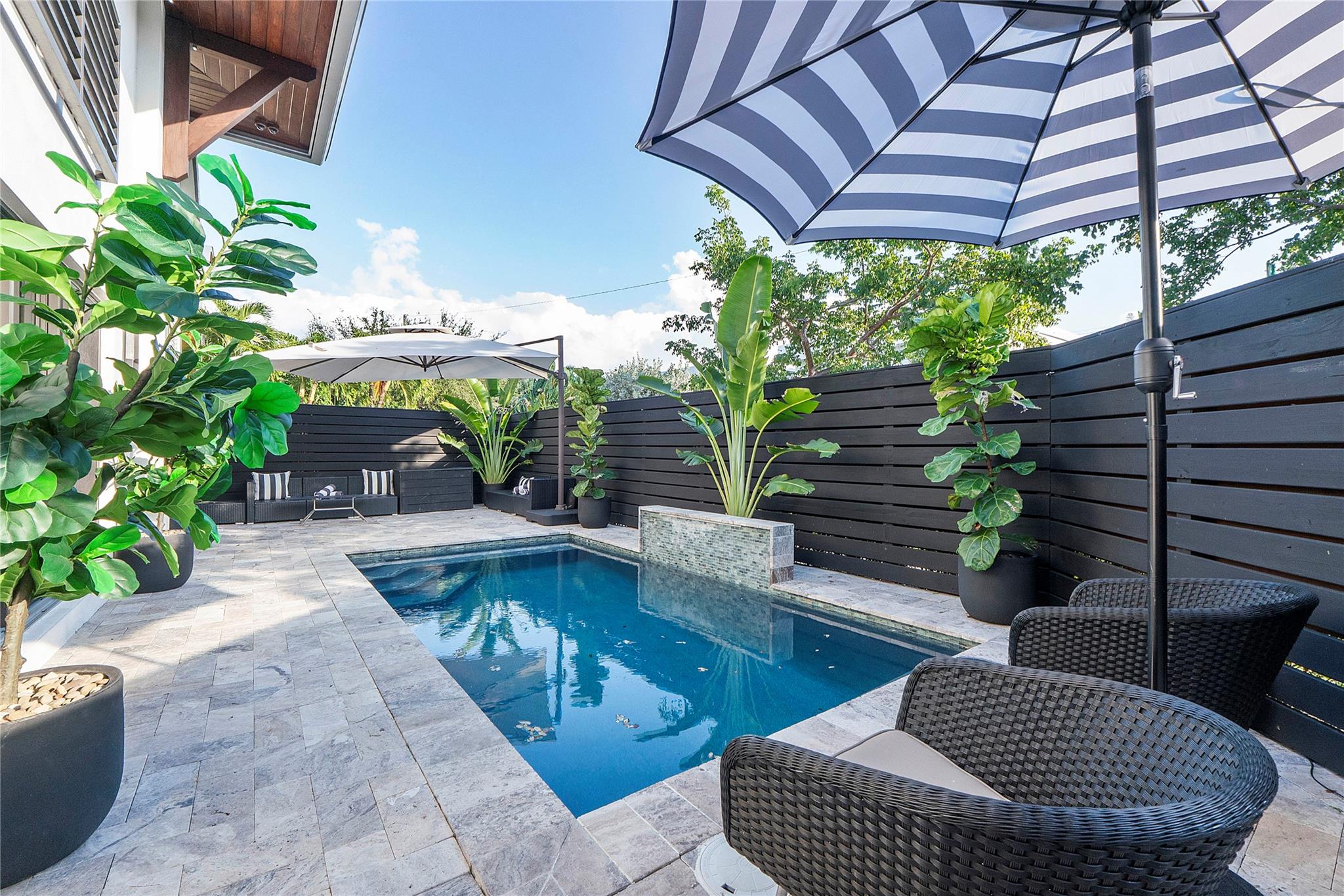 Las Olas Park Corr 6-12 B - Residential