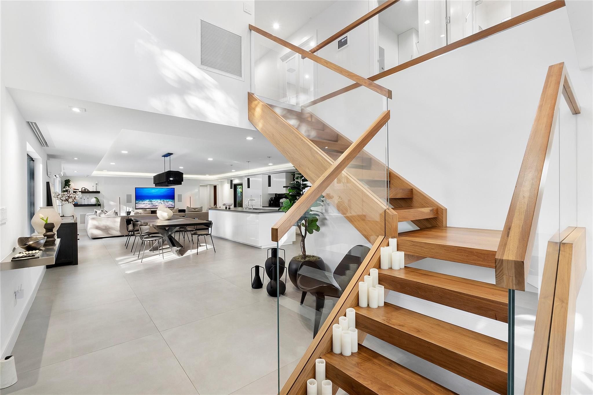 Las Olas Park Corr 6-12 B - Residential