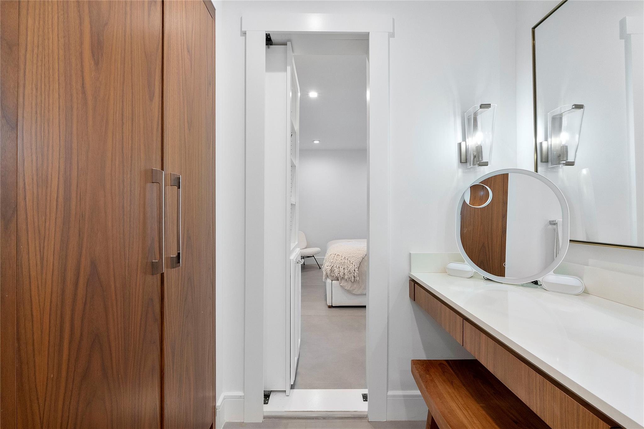 Las Olas Park Corr 6-12 B - Residential