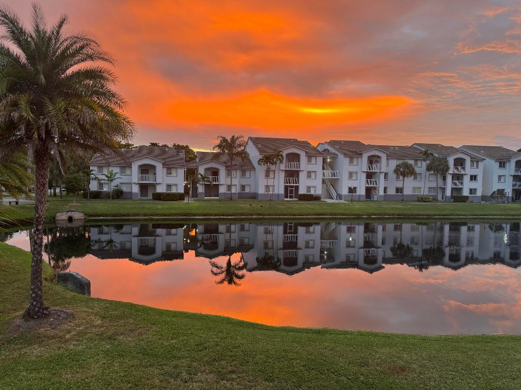 ROYAL GRAND CONDO - Residential