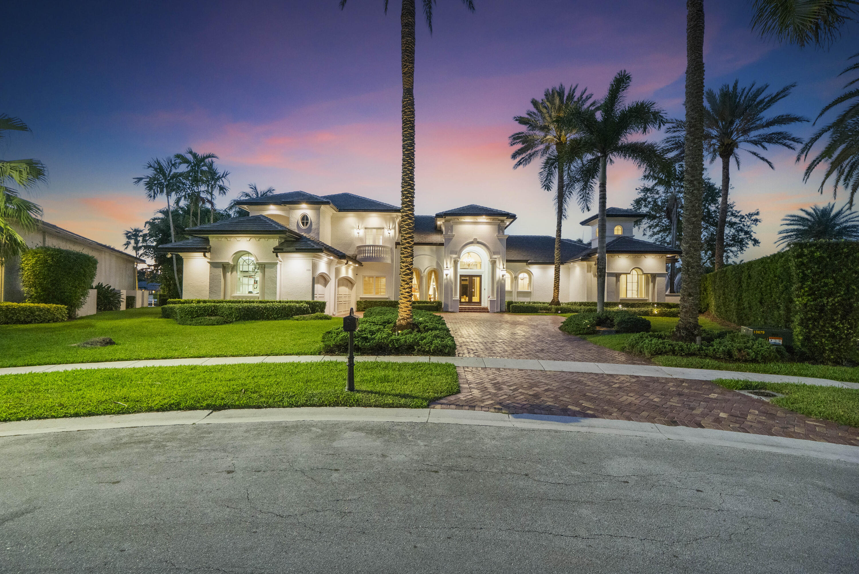 ENCLAVE - Residential