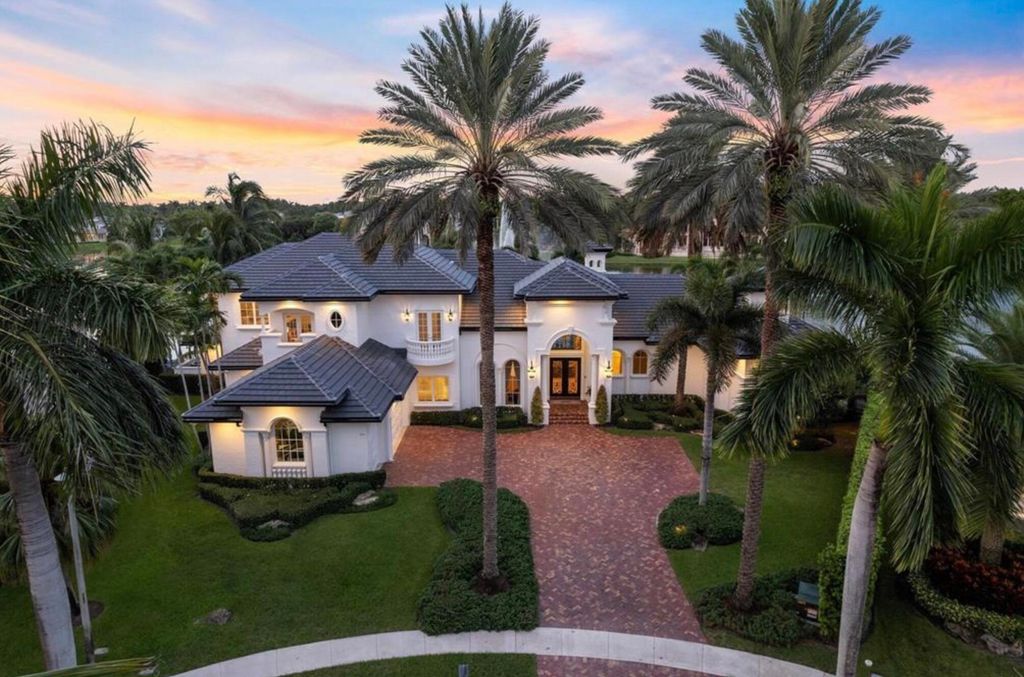 Photo of 366 Sweet Bay Avenue, Plantation, FL 33324 (MLS # B26024193)