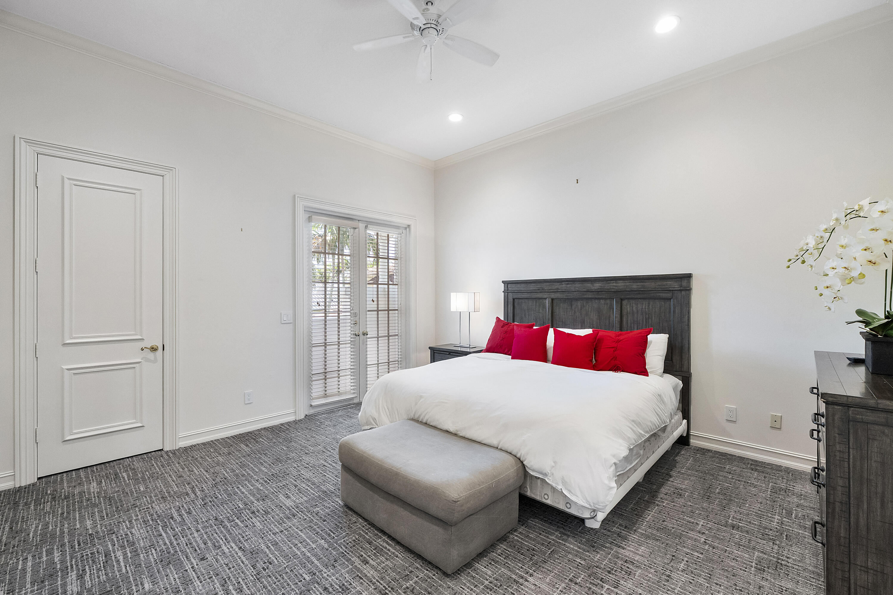 ENCLAVE - Residential