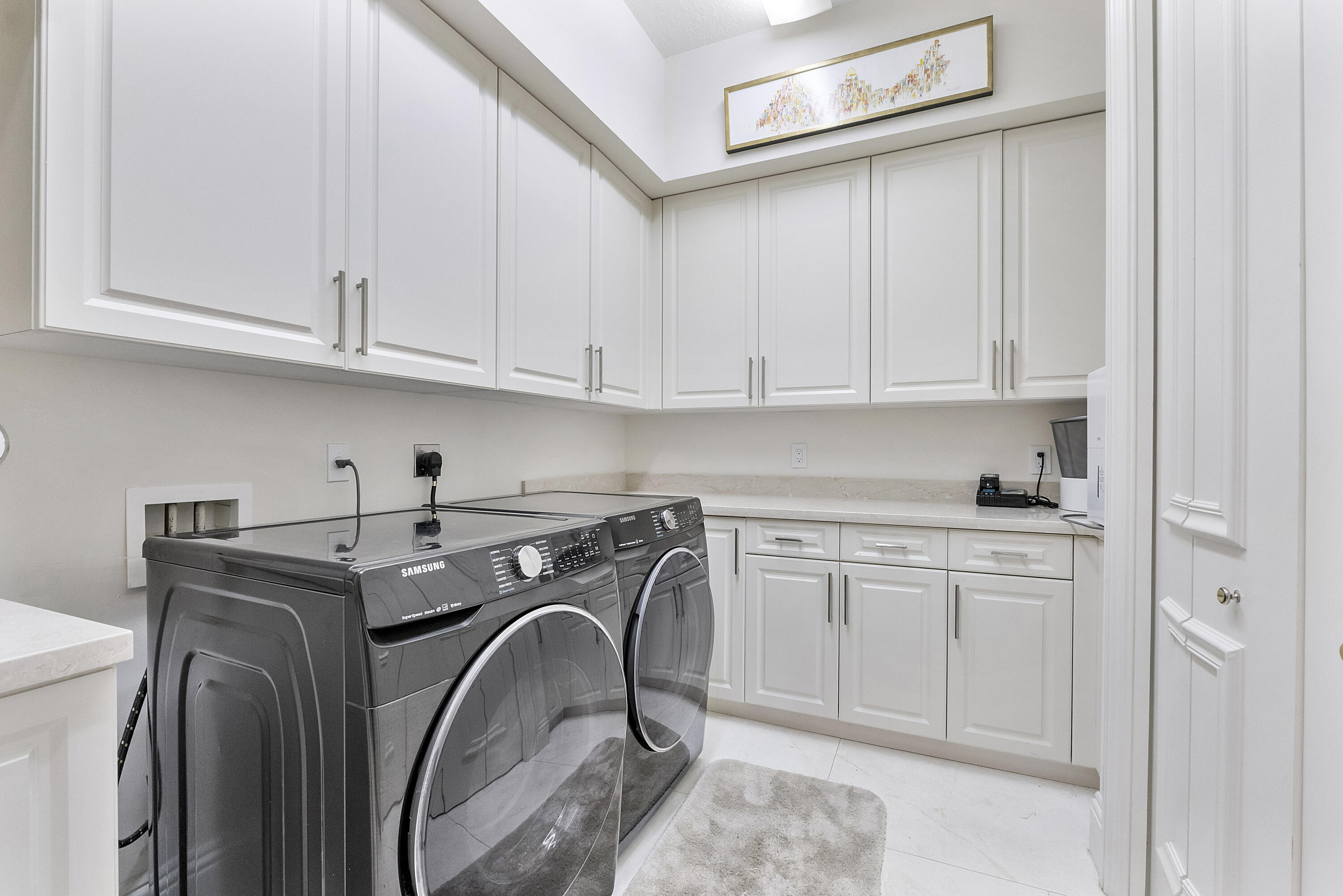 ENCLAVE - Residential