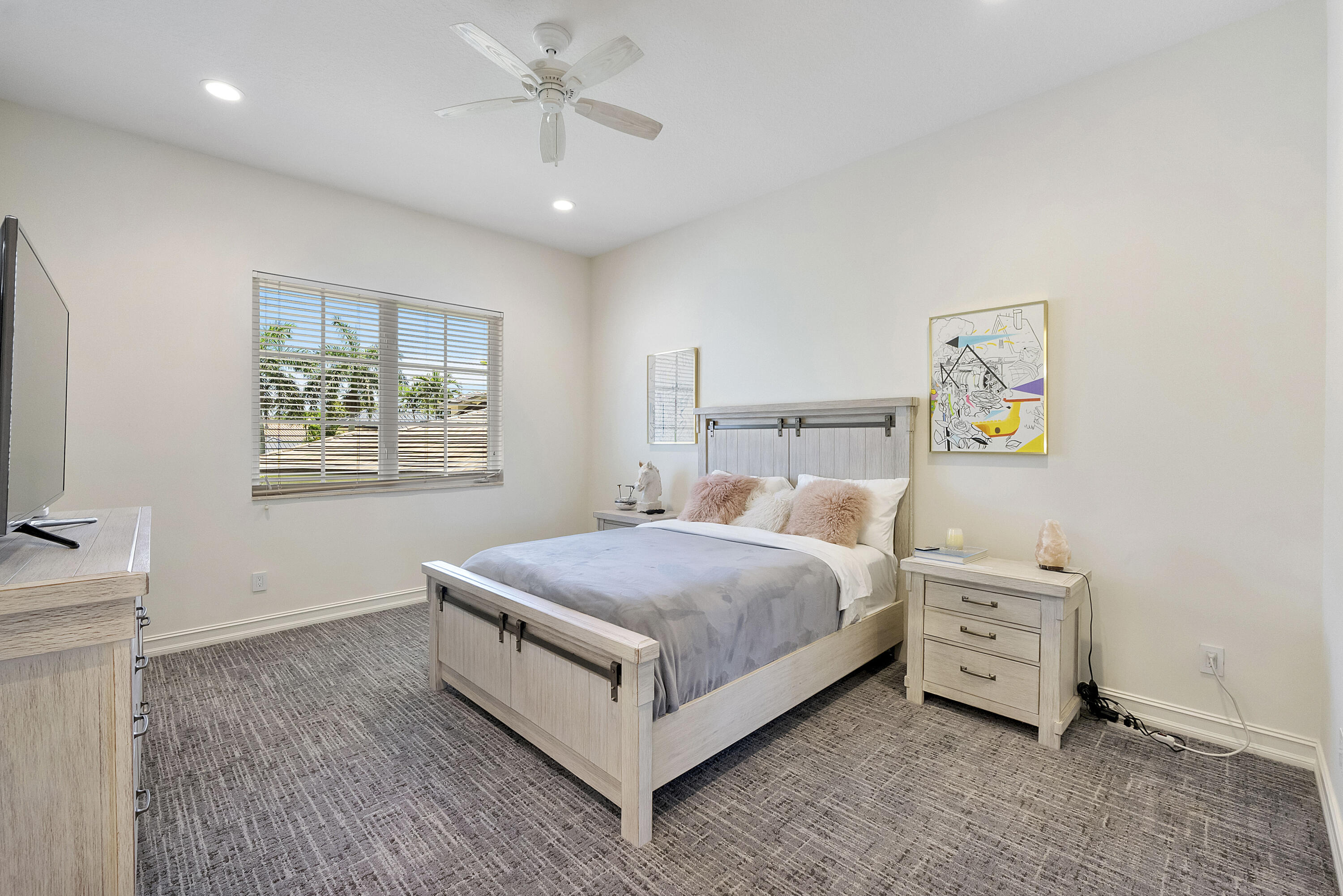 ENCLAVE - Residential