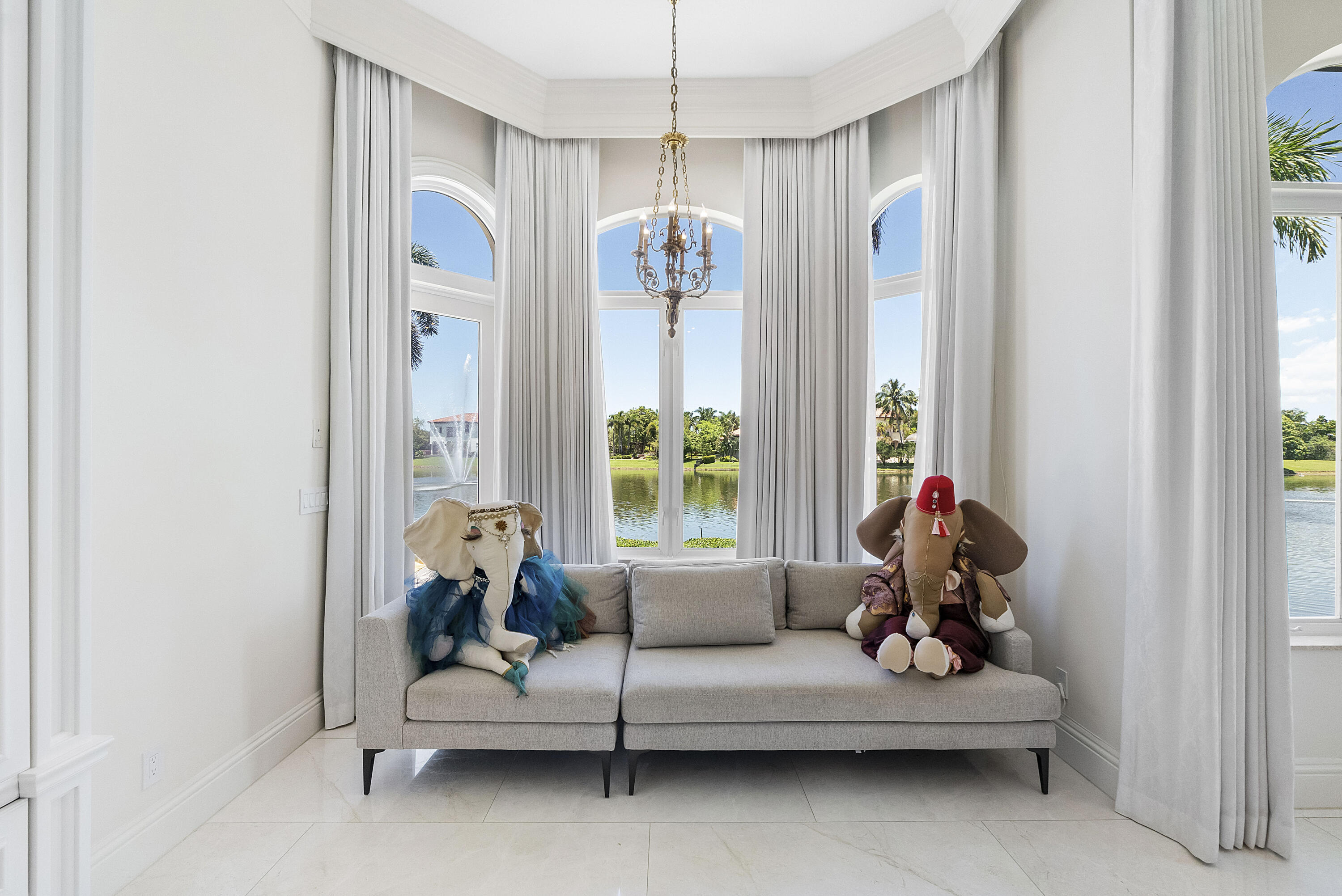 ENCLAVE - Residential