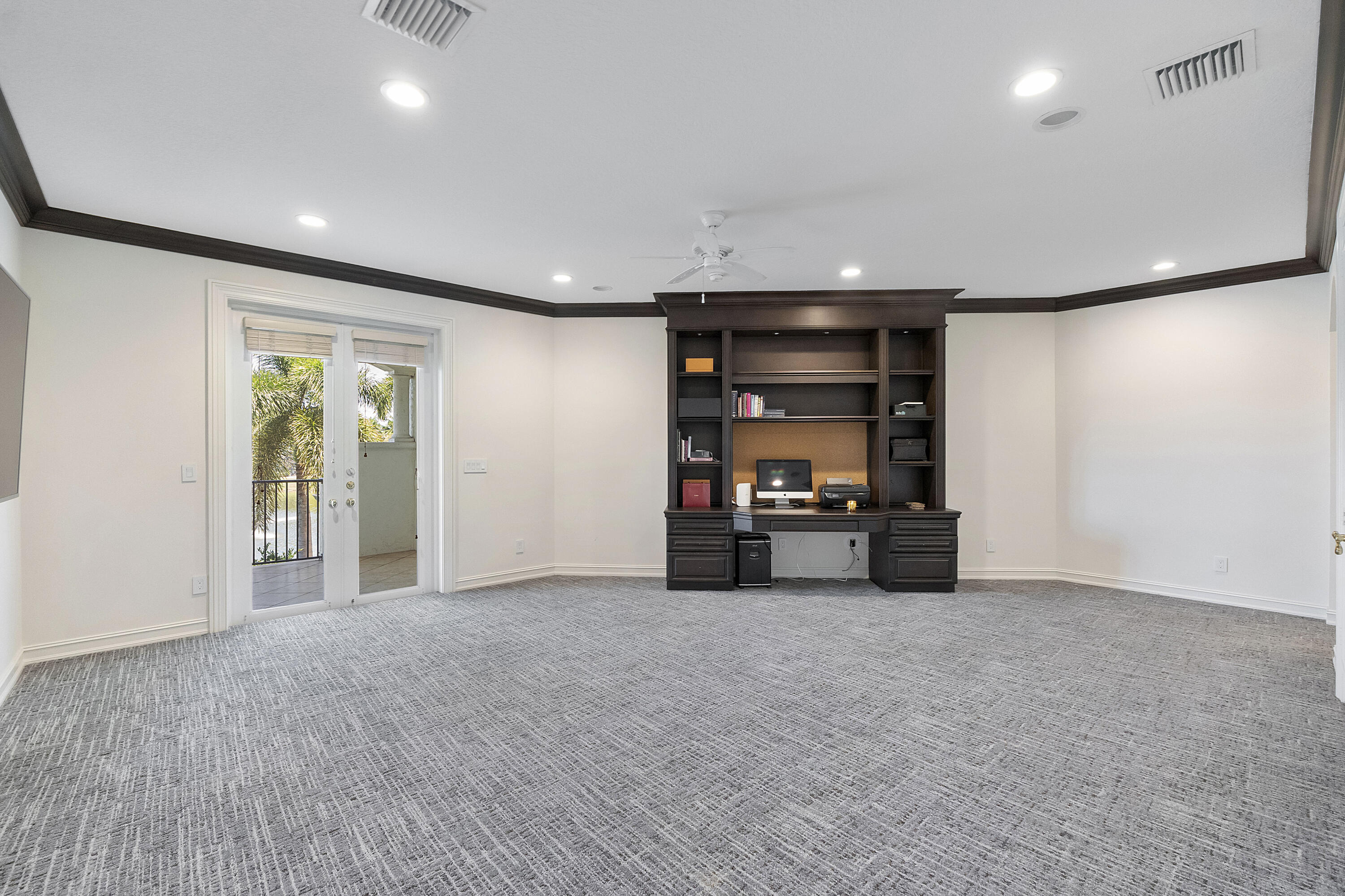 ENCLAVE - Residential