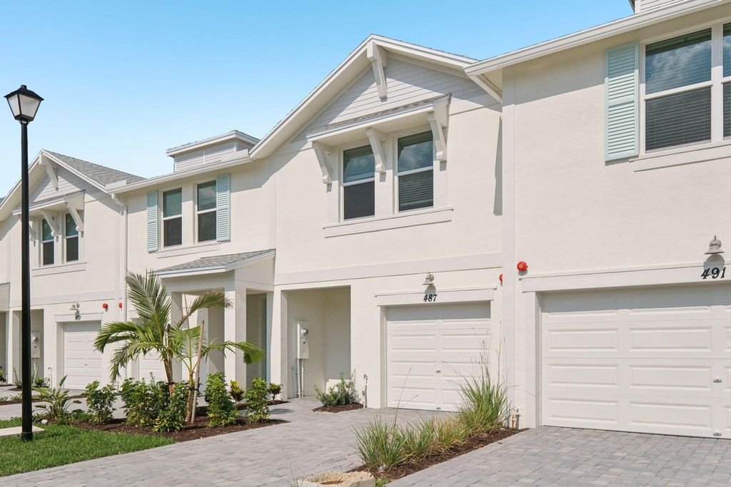 Photo of 487 Salisbury Circle, Fort Pierce, FL 34982 (MLS # R11086594)