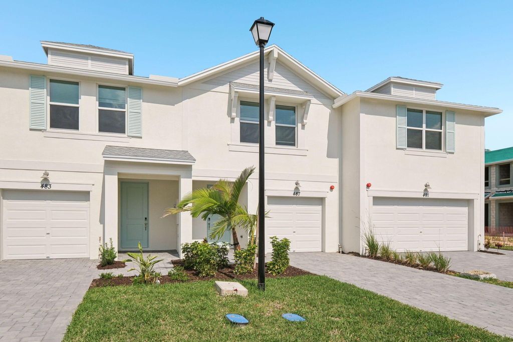 Photo of 487 Salisbury Circle, Fort Pierce, FL 34982 (MLS # R11086594)