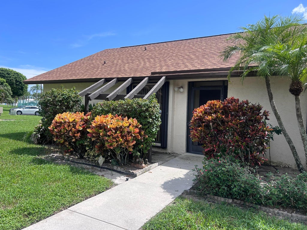 Photo of 81 VIA DE CASAS NORTE, Boynton Beach, FL 33426 (MLS # B26086420)