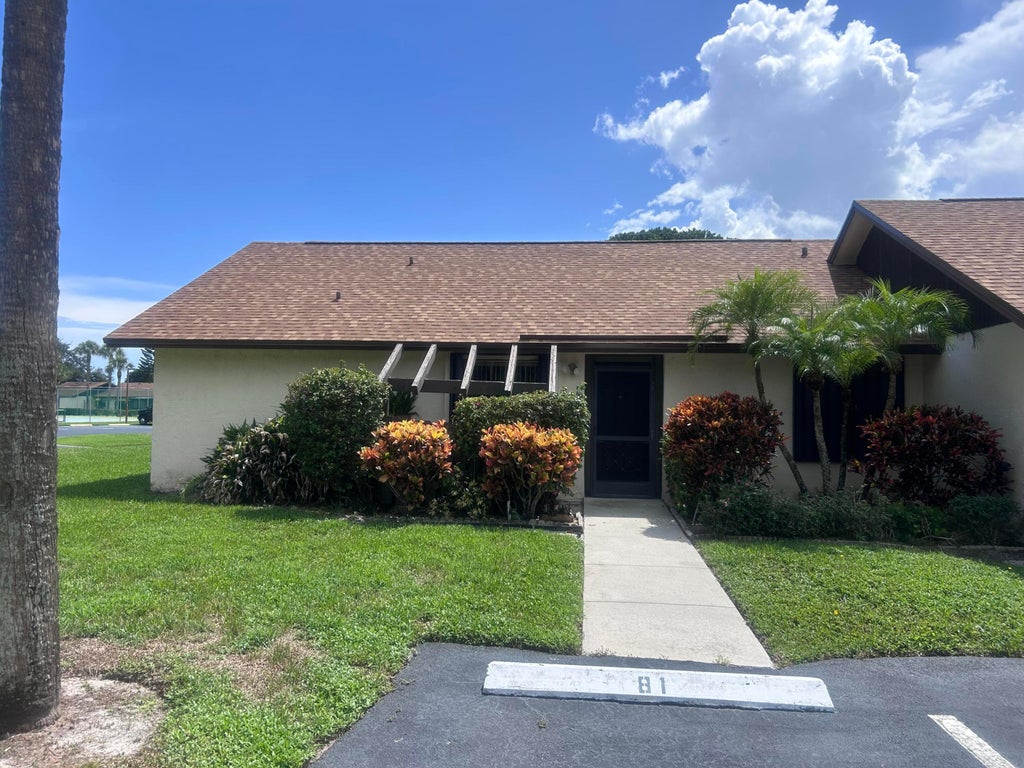 Photo of 81 VIA DE CASAS NORTE, Boynton Beach, FL 33426 (MLS # B26086420)