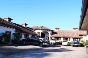 PALM BEACH POINT - Residential