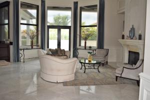 PALM BEACH POINT - Residential