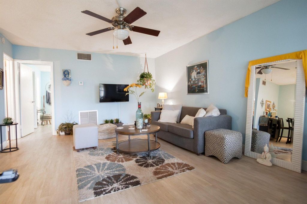 Photo of 804 SE 7th Street #301, Deerfield Beach, FL 33441 (MLS # R11117934)