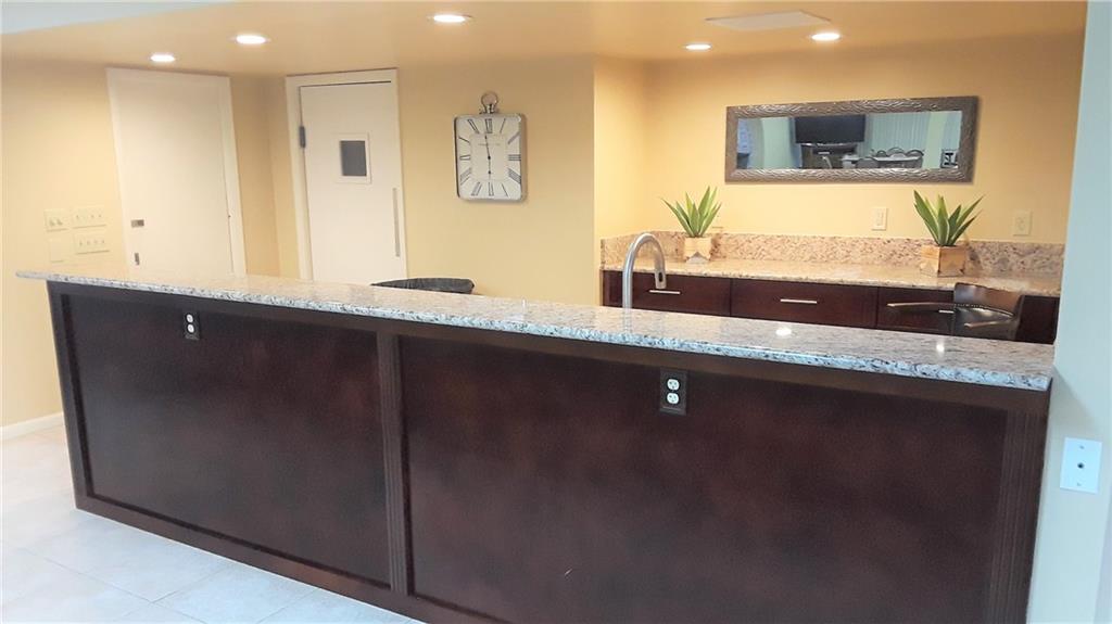 Island Club - Residential