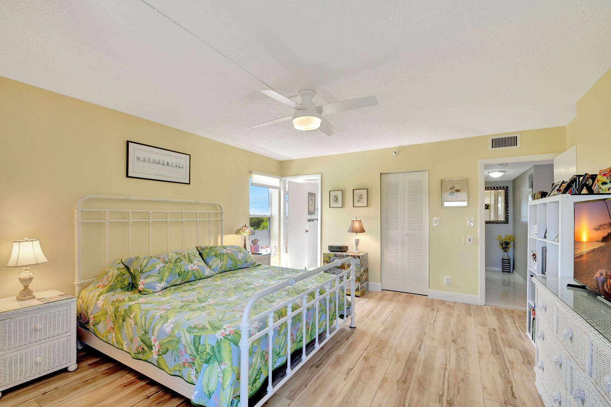 HUNTINGTON LAKES SEC TWO CONDOS - Residential