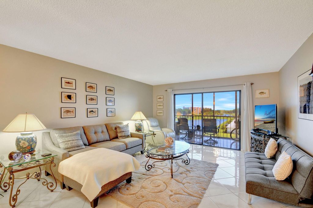 Photo of 6866 Huntington Lane #508, Delray Beach, FL 33446 (MLS # B26003487)