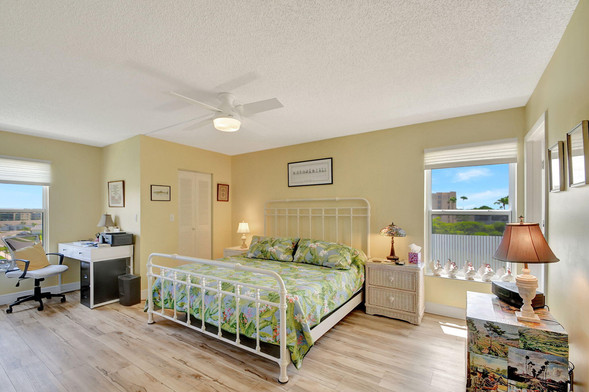 HUNTINGTON LAKES SEC TWO CONDOS - Residential