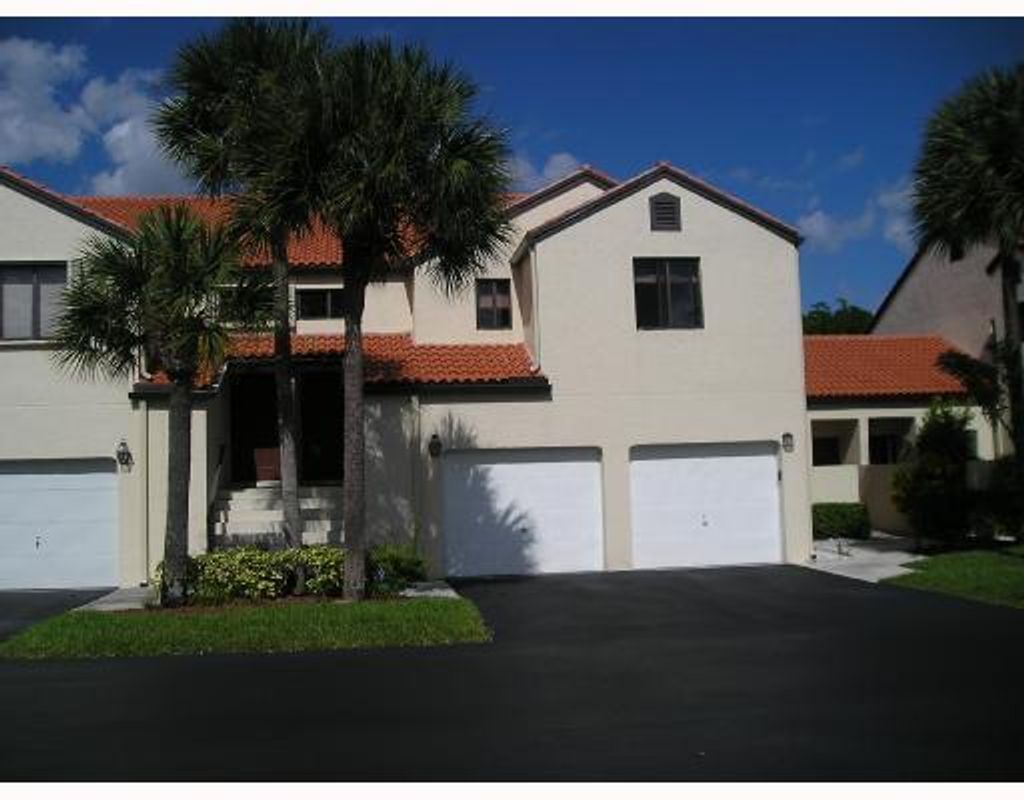 Photo of 4 Via De Casas Sur #203, Boynton Beach, FL 33426 (MLS # R11161349)