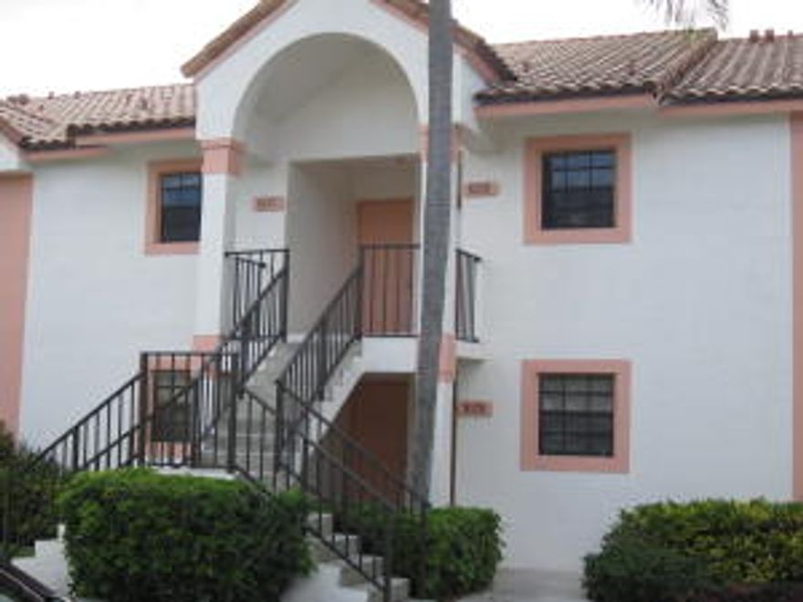 Great 2nd floor unit with vaulted ceilings. Freshly painted and ready to go. Partial lake view. Excellent location close to the beach, downtown Boca and FAU. Great amenities, 24 hr security, 2 pools, tennis, basketball, jogging trail.