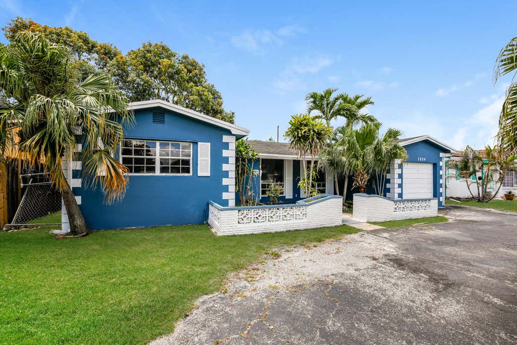Photo of 7824 Shalimar Street, Miramar, FL 33023 (MLS # B26029768)