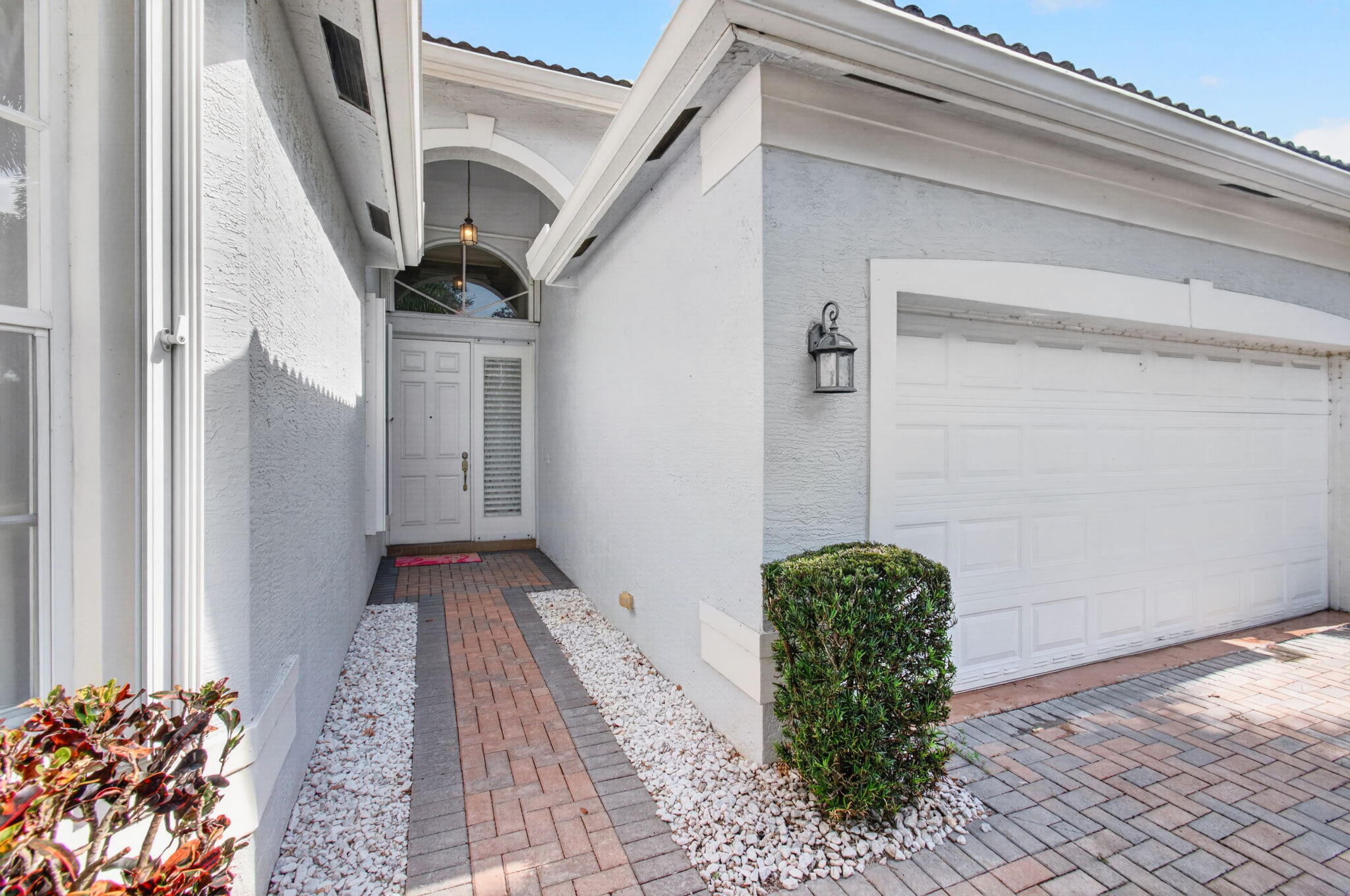 7315 Twin Falls Drive
