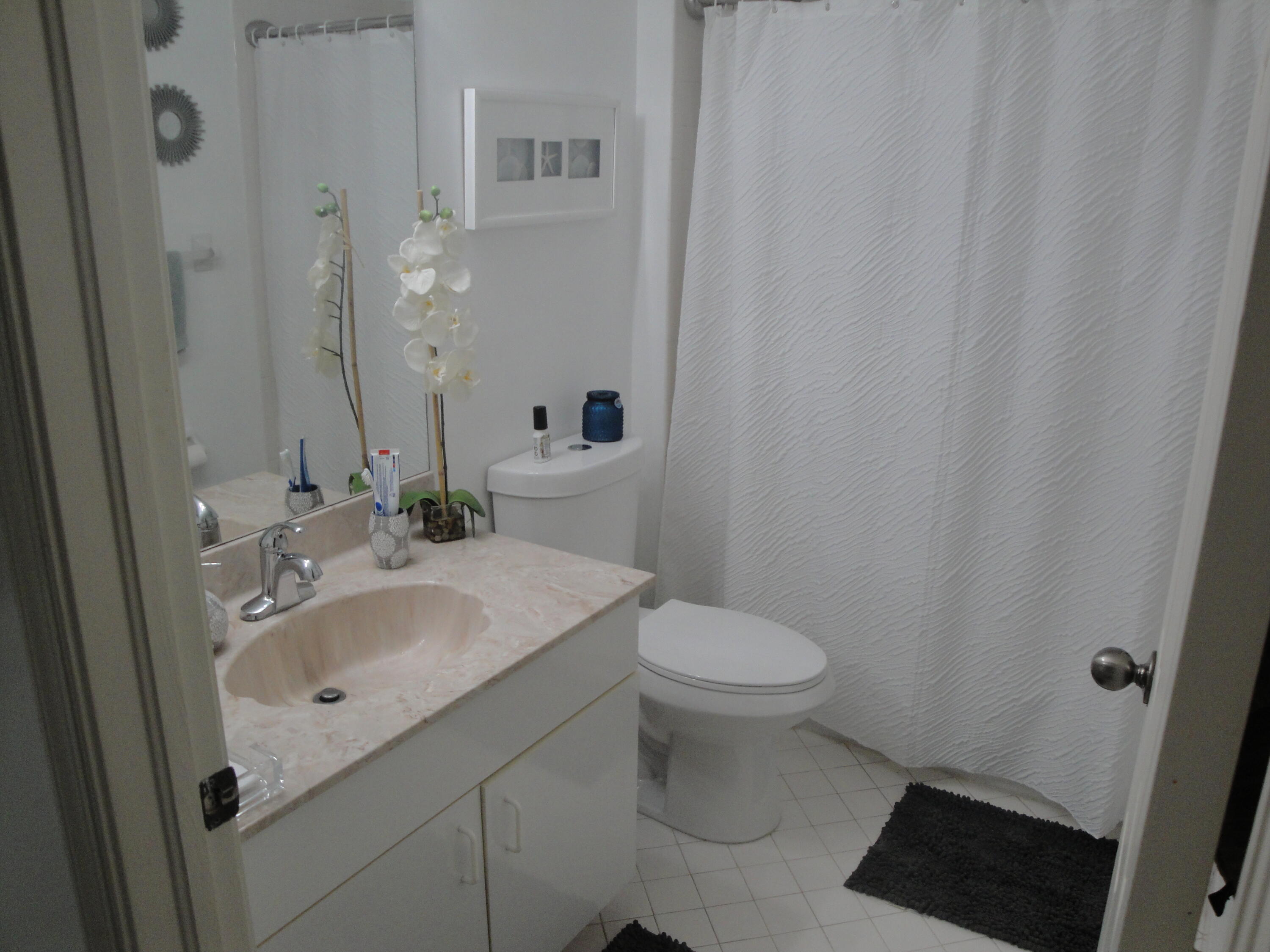 VILLAS DE LA COSTA COND DECL FILED 8-22-80 - Residential